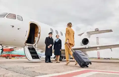 Private Jet Travel Guide: Understanding Luxury Aviation and Flight Experience